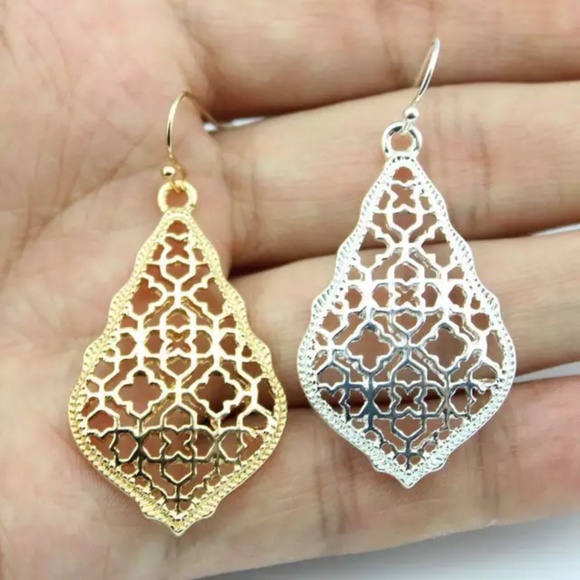 NEW! 💎 Gold Drop Earrings💎Filigree Hollow - Picture 3 of 4
